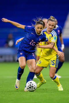 Delphine Cascarino of France and Julia Zigiotti Olme of