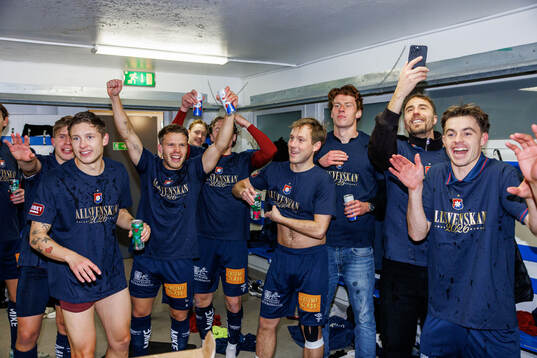 Örgrytes spelare jublar