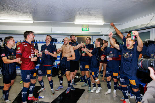 Örgrytes spelare jublar