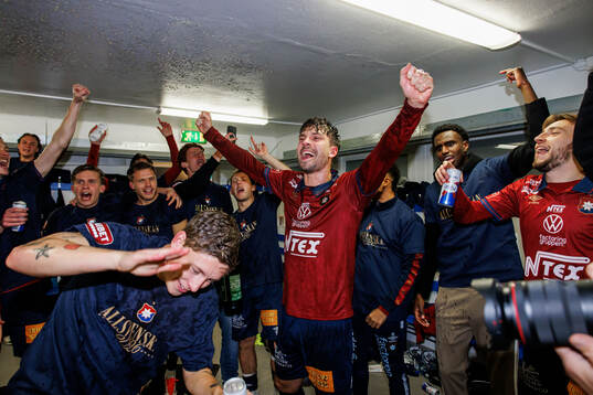 Örgrytes spelare jublar