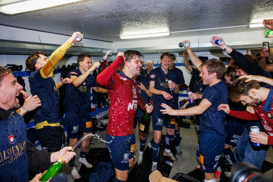 Örgrytes spelare jublar