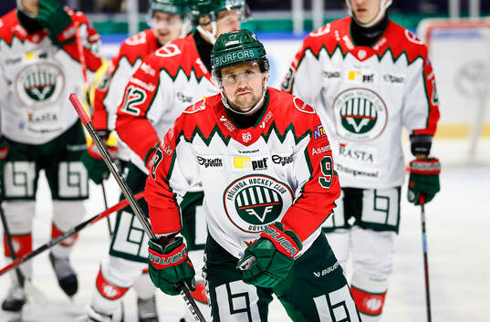 Frölundas Linus Weissbach jublar