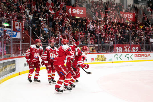 Timrås Marcus Westfält jublar