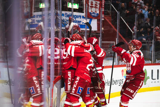 Timrås Marcus Westfält jublar