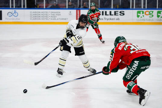 SDEs Nova Åberg och Frölundas Emilia Bergeby Hallbeck