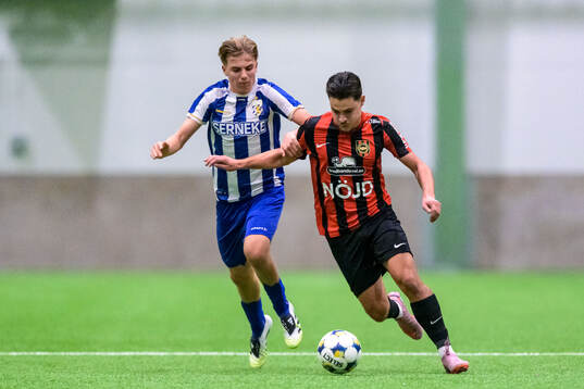 IFK Göteborgs Oliver Månsson och Brommapojkarnas Leo