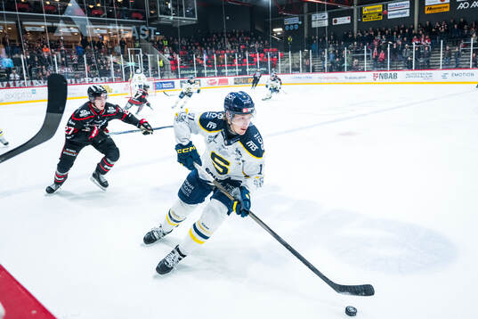 Nybros Joel Kant och Södertäljes Carter Ashton