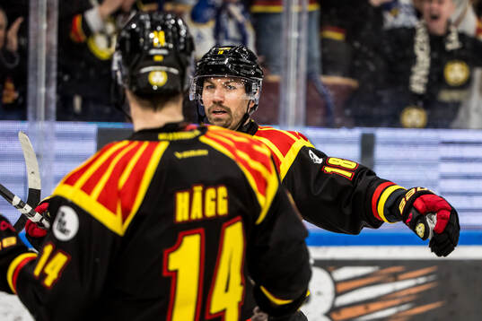 Brynäs Anton Rödin jublar