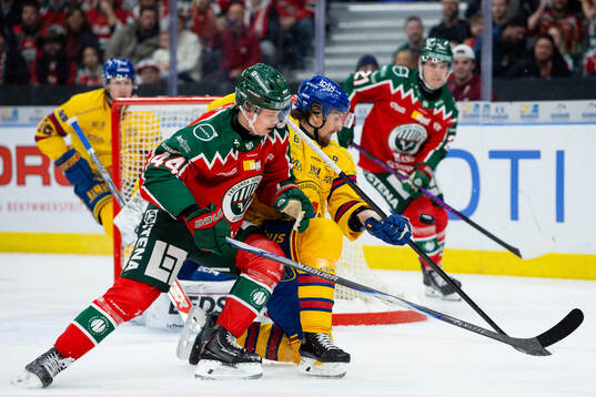 Frölundas Noah Dower Nilsson och Djurgårdens Philip Holm