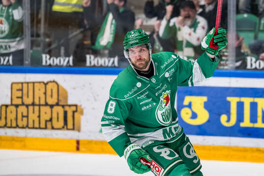 Rögles Linus Sandin jublar