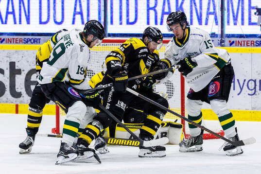 Östersunds Isak Garfve och Gustav Meijer mot Västerås