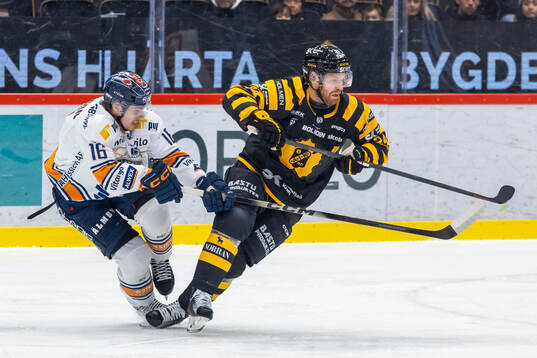 Växjös Ville Svensson och Skellefteås Oscar Lindberg