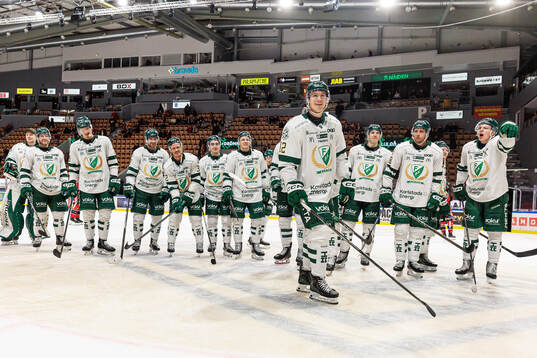 Färjestads spelare jublar