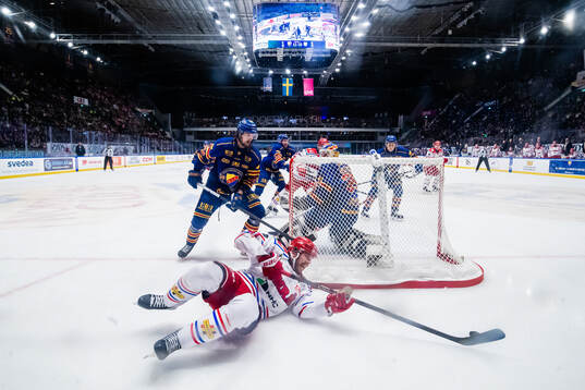 Timrås Magnus Pääjärvi och Djurgårdens Philip Holm