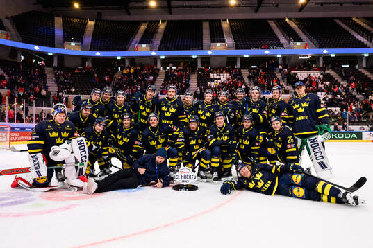 Bla gjennom flere bilder av Ice Hockey, Swiss Hockey Games, Czech Republic - Sweden