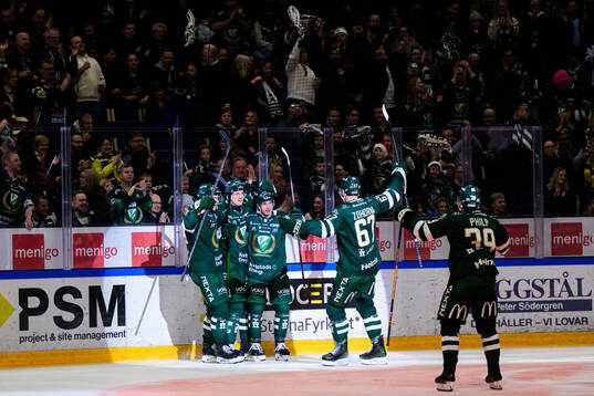 Färjestads Gabriel Carlsson, Marian Studenic jublar