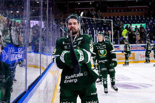 Färjestads Linus Johansson jublar