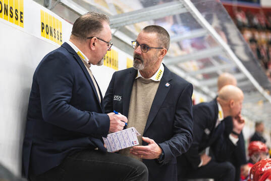 Timrås tränare Tommy Samuelsson och assisterande tränare