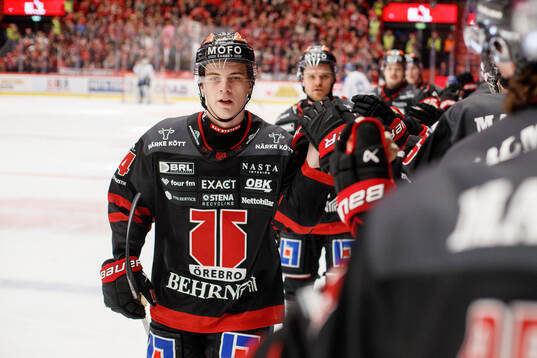 Örebros Melvin Fernström jublar