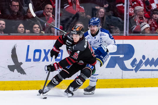 Örebros Patrik Puistola och Leksands Matt Caito
