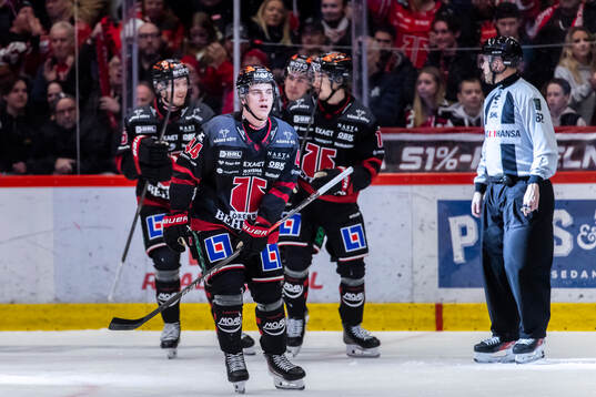 Örebros Melvin Fernström gör 1-0 och jublar med Gustav