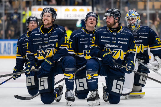 HV71s Niklas Hansson, Axel Rindell, Lukas Rousek och