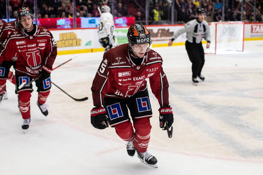 Örebros Gustav Backström jublar