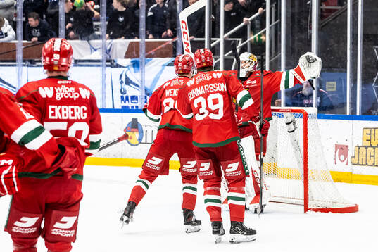 Moras målvakt Marcus Hellgren Smed jublar