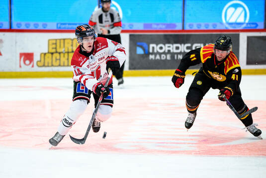 Örebros Melvin Fernström och Brynäs Greg Scott