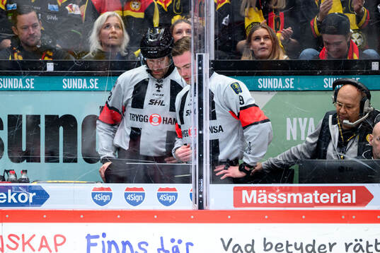 Domare Mikael Sjöqvist och Domare Filip Eriksson