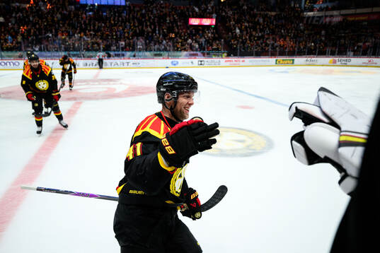 Brynäs Greg Scott jublar