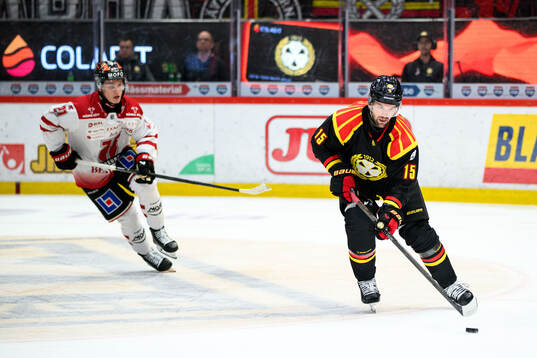 Örebros Patrik Puistola och Brynäs Simon Bertilsson