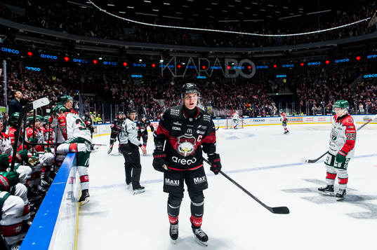 Malmö Redhawks Fredrik Händemark jublar