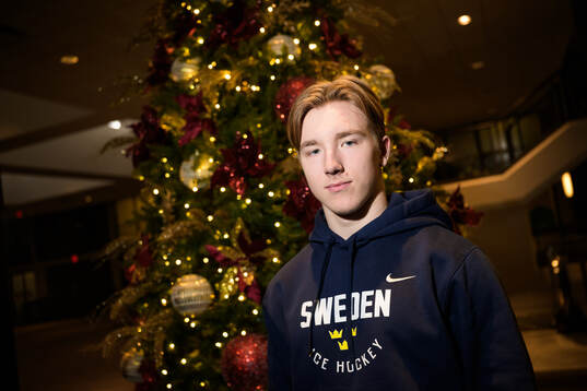 Bla gjennom flere bilder av 2026 IIHF World Junior Championship, day 5, Sweden, press event