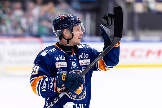 Växjös Sebastian Strandberg jublar