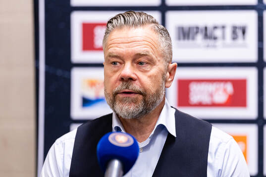 Växjös assisterande tränare Fredrik Hellgren på