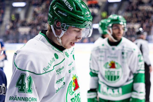 Rögles Simon Zether har ont