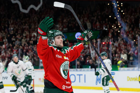 Frölundas Linus Weissbach jublar