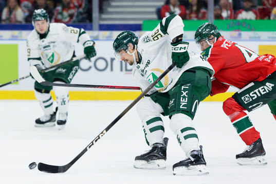 Färjestads David Tomasek och Frölundas Jacob Peterson