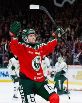 Frölundas Linus Weissbach jublar