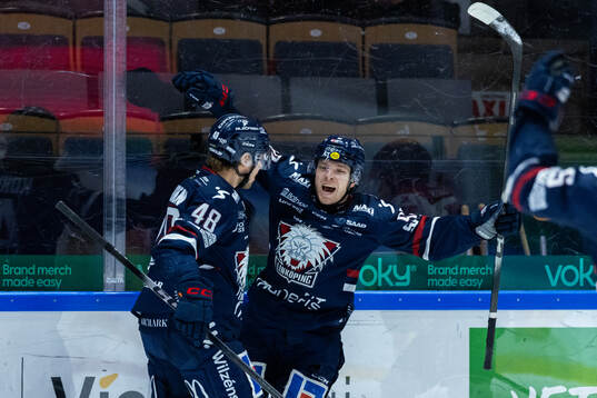 Linköpings Zion Nybeck jublar med Mikko Kokkonen