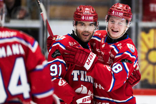 Timrås Simon Forsmark och Magnus Pääjärvi jublar