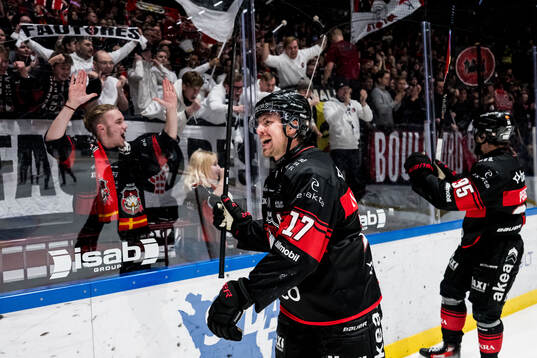 Malmö Redhawks Johan Ivarsson jublar