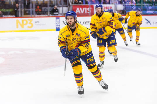 Djurgårdens Oula Palve jublar