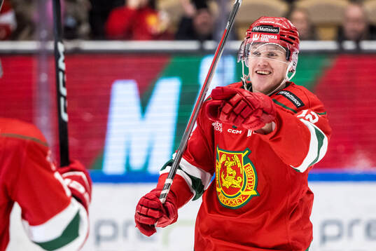 Moras Filip Björkman jublar