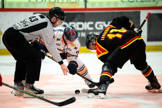 Linjedomare Albin Värmhed, Växjös Sebastian Strandberg