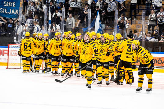 Skellefteås spelare jublar