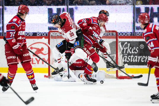 Örebros Christopher Mastomäki och Timrås Marcus Westfält