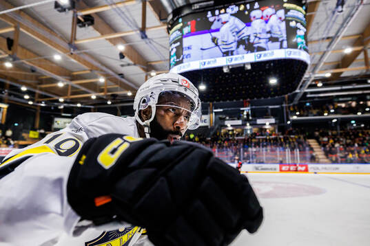 AIKs Daniel Muzito Bagenda jublar