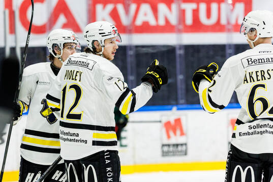 AIKs Scott Pooley jublar